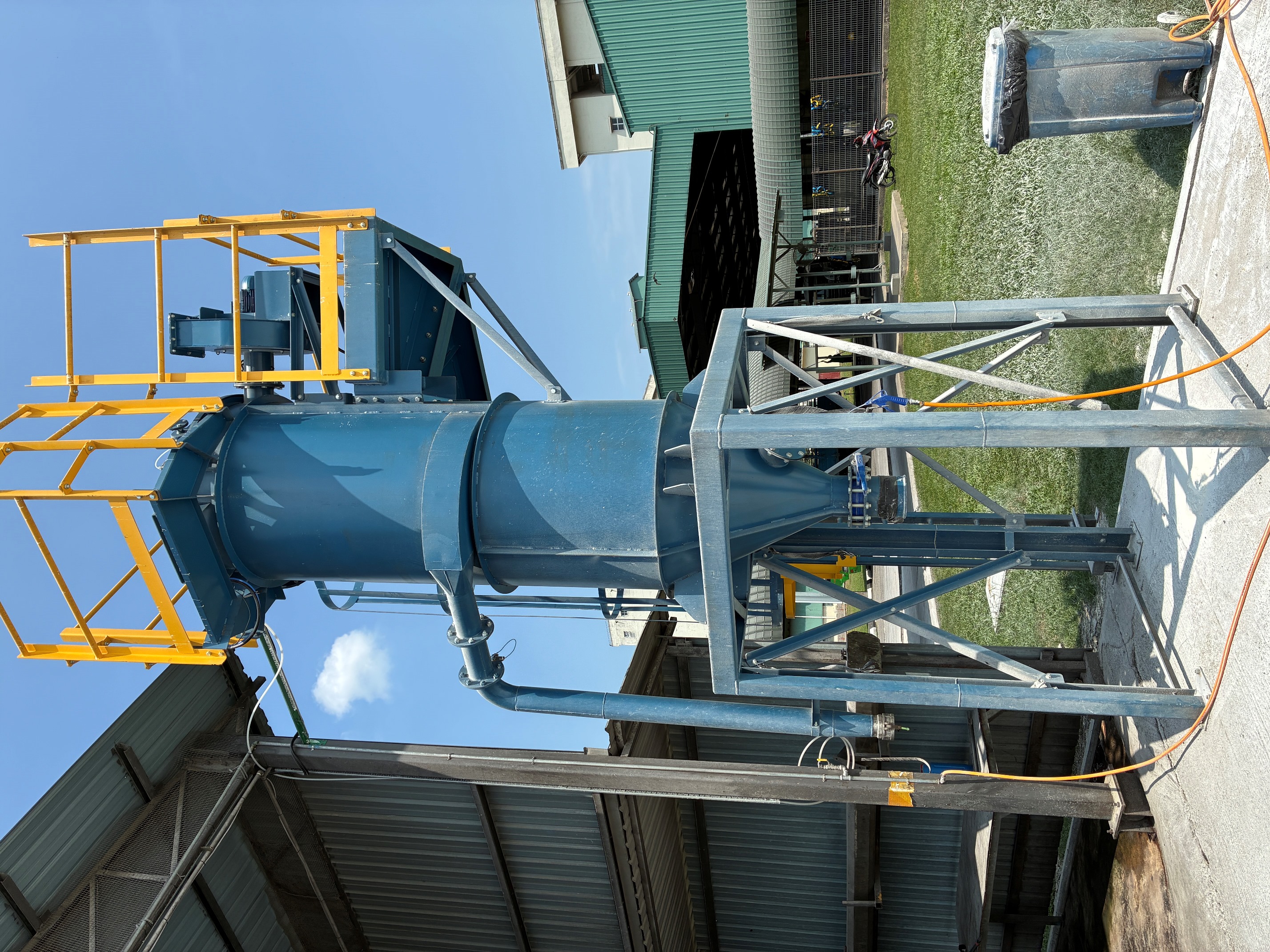 Dust Collector with Cyclonic Entry
