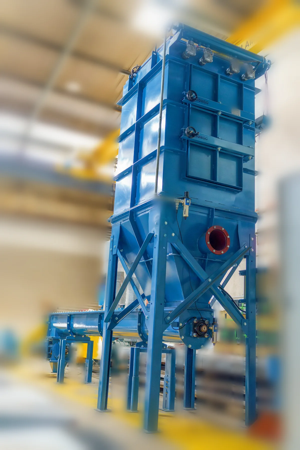 Dust Collector with Screw Discharge